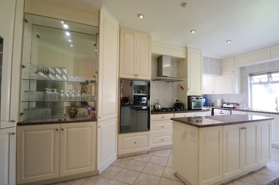 4 Bedroom Property for Sale in Summerstrand Eastern Cape